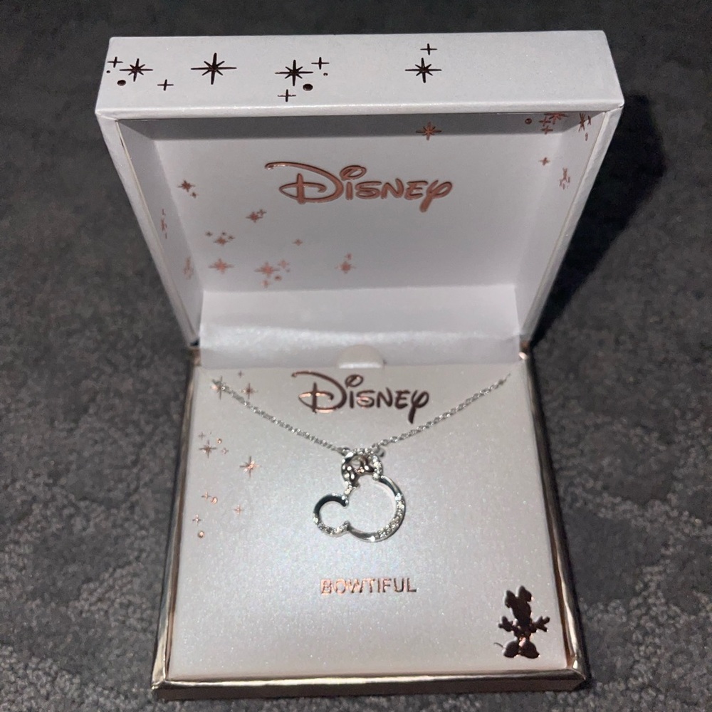 Disney Bowtiful Minnie Mouse Necklace New In Box
2 available